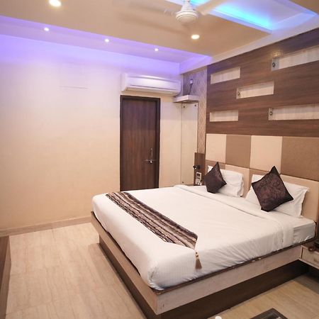 Hotel Rajkamal Near Varanasi Railway Station Ngoại thất bức ảnh