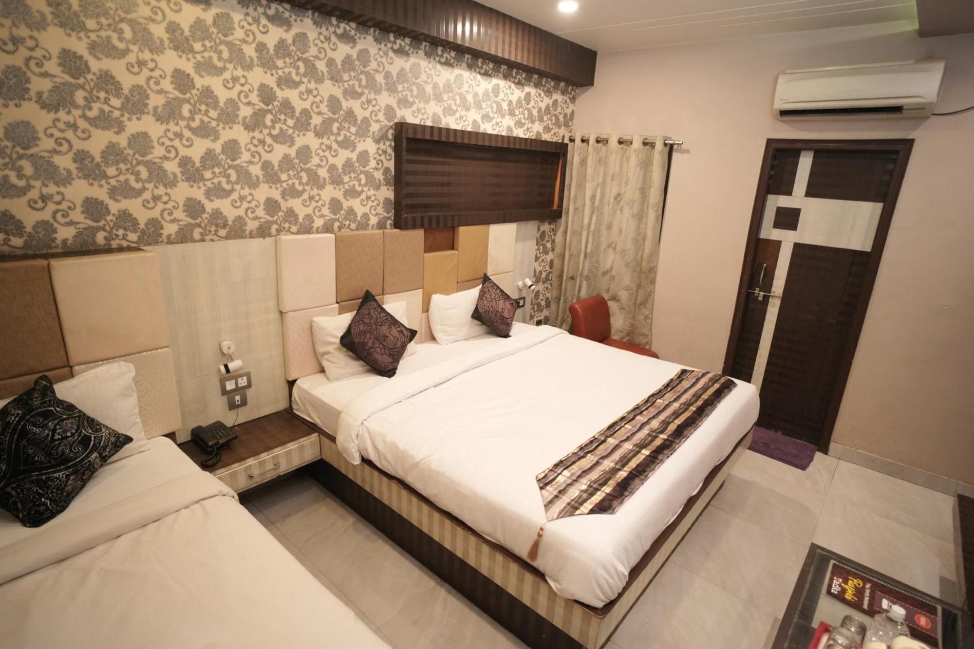 Hotel Rajkamal Near Varanasi Railway Station Ngoại thất bức ảnh