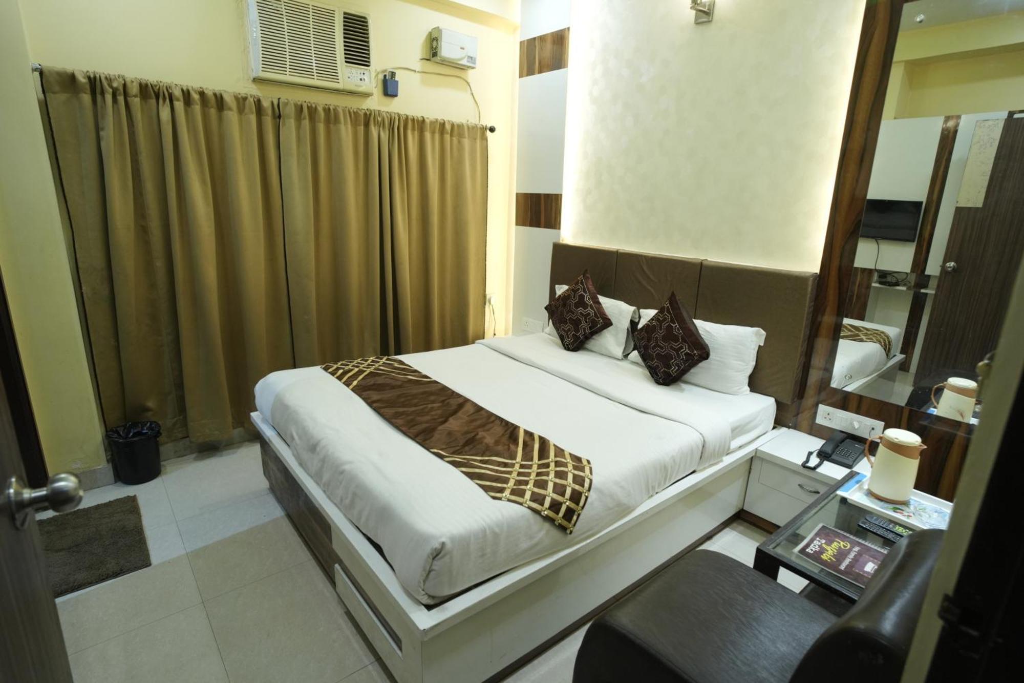 Hotel Rajkamal Near Varanasi Railway Station Ngoại thất bức ảnh