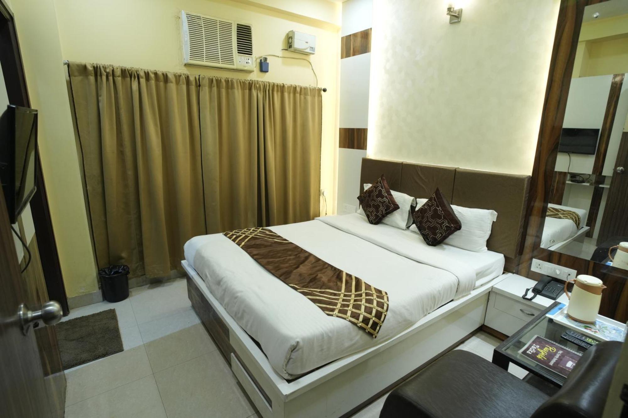 Hotel Rajkamal Near Varanasi Railway Station Ngoại thất bức ảnh