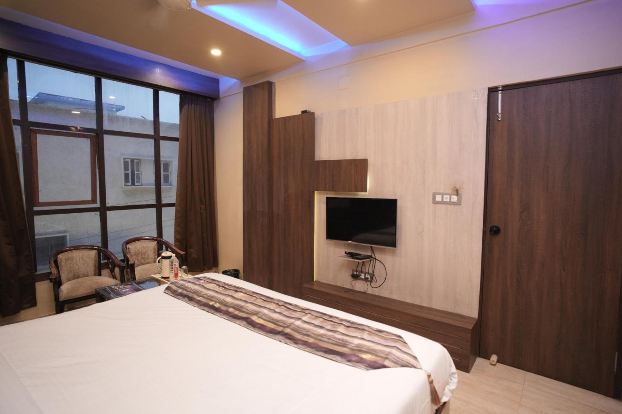 Hotel Rajkamal Near Varanasi Railway Station Ngoại thất bức ảnh