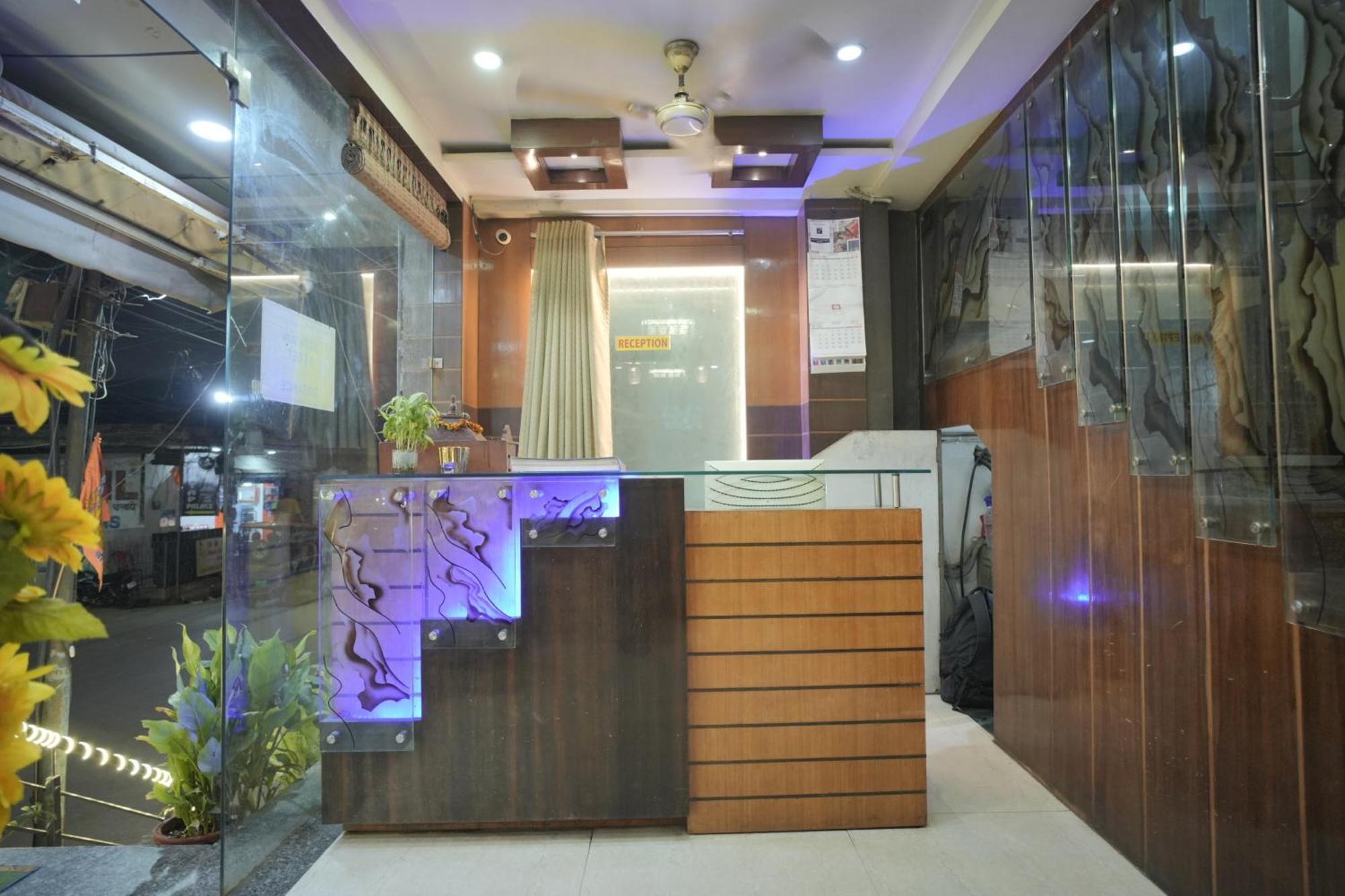 Hotel Rajkamal Near Varanasi Railway Station Ngoại thất bức ảnh